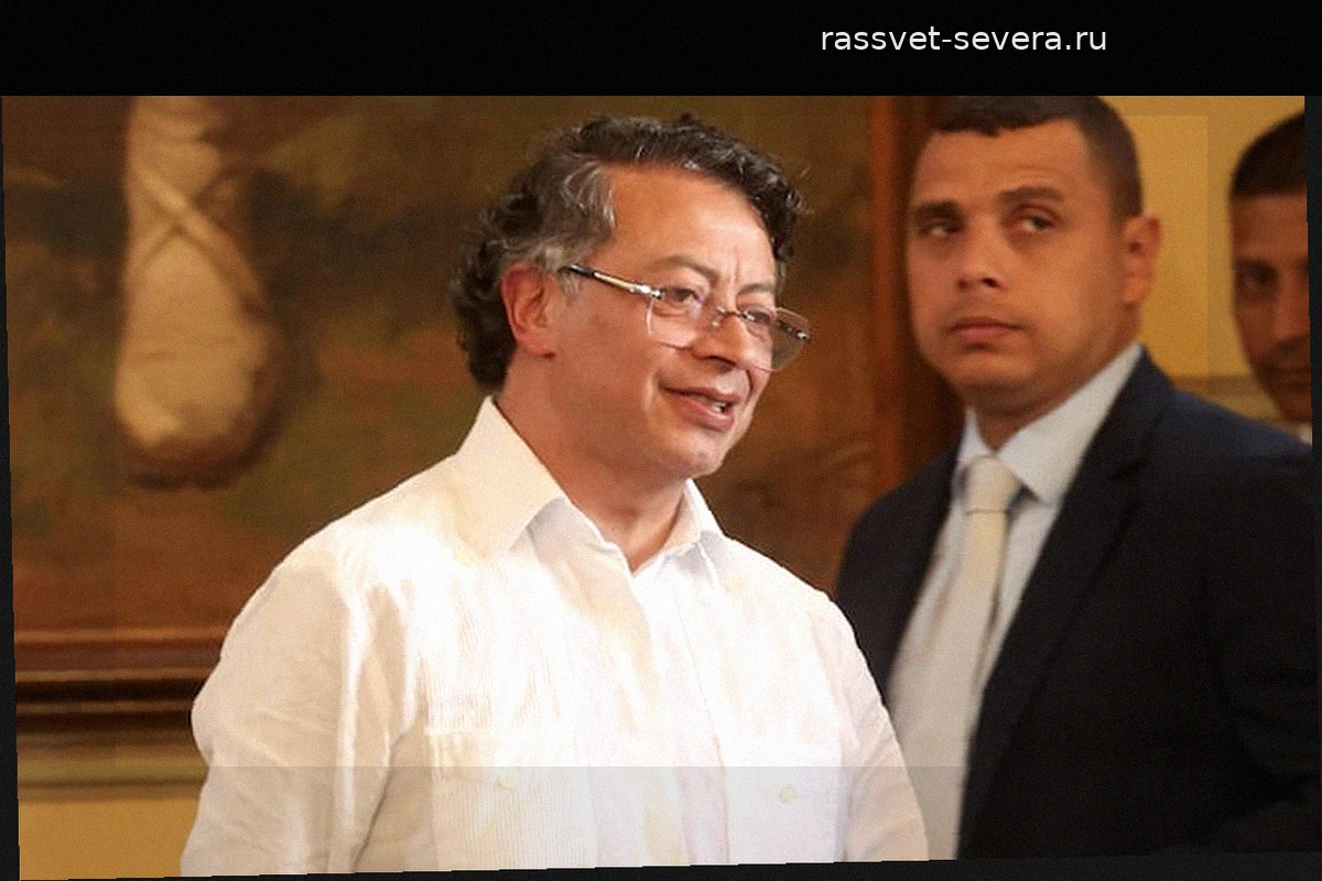 Рейтинг одобрения президента Петро снизился с 49% до 47,3% по данным последнего опроса Invamer