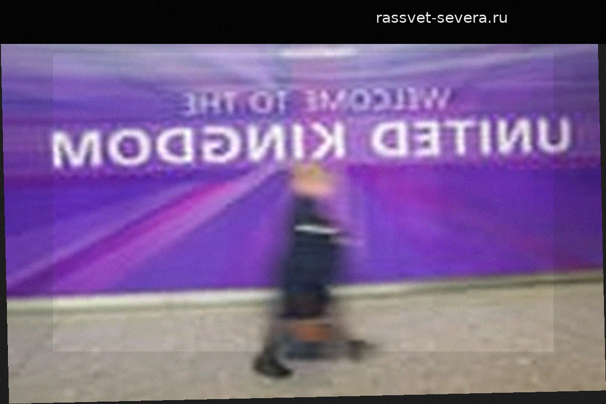 Чистая миграция в Великобританию сократилась почти вдвое в 2025 году