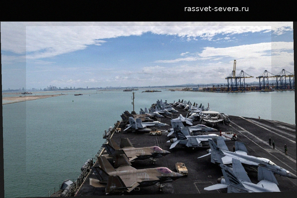 Авианосец USS Abraham Lincoln вернулся в Южно-Китайское море в сопровождении австралийских фрегатов