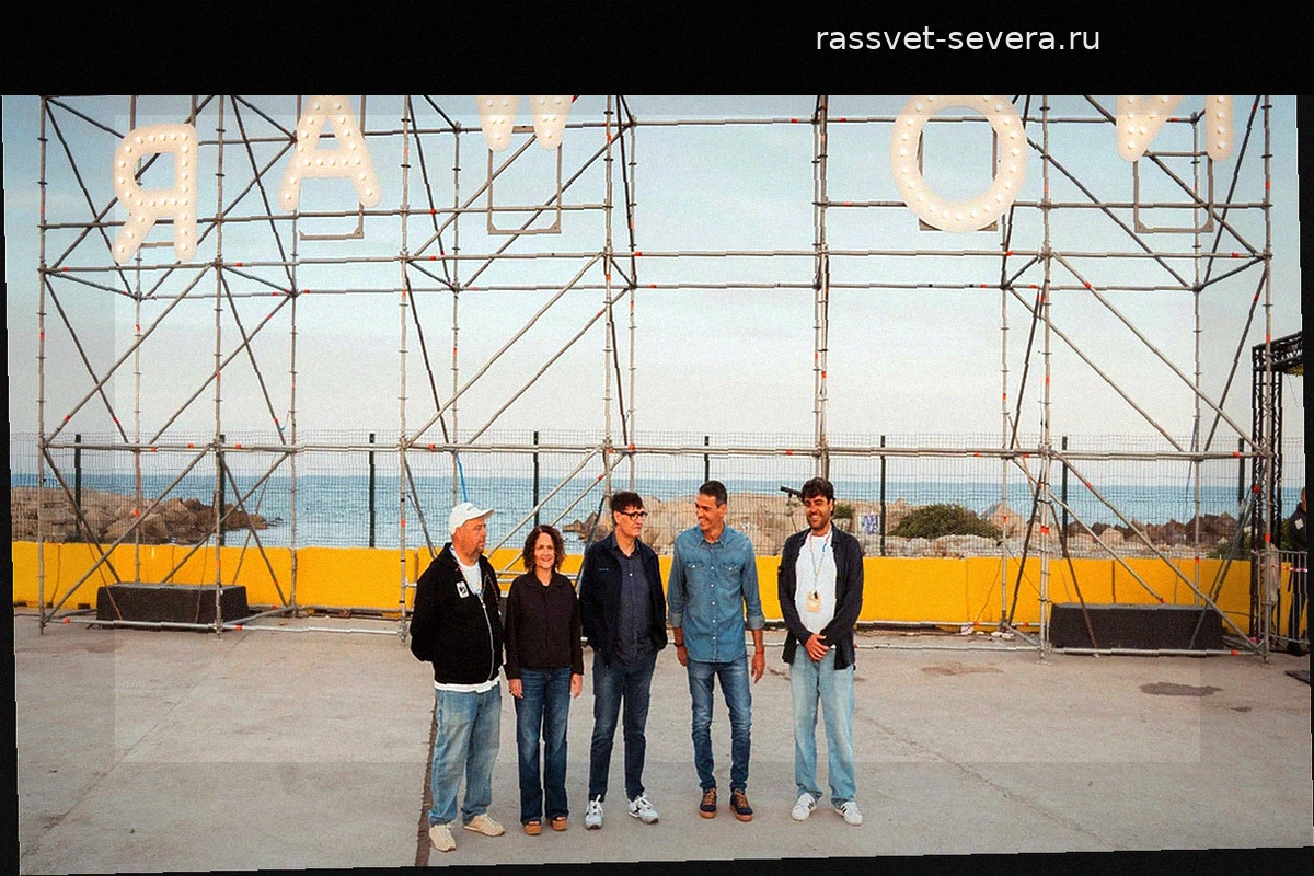 Илья сопроводил Санчеса и Бегонью на фестиваль Primavera Sound, чтобы оправдать использование правительственного самолета