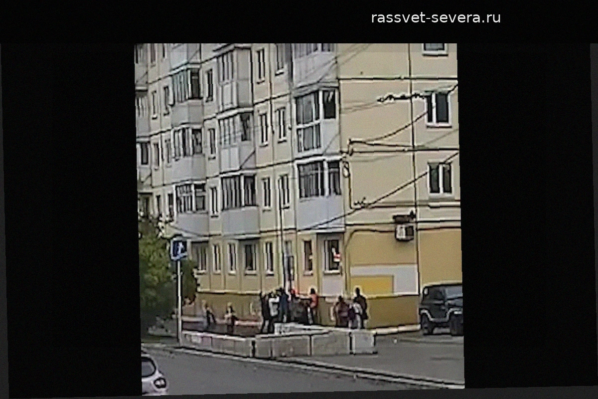 В Иванове пожарные спасли десятилетнего мальчика из окна горящей квартиры