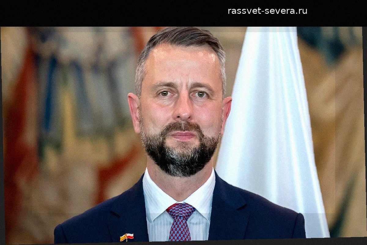 Глава Минобороны Польши призвал украинцев к строгому соблюдению законов страны