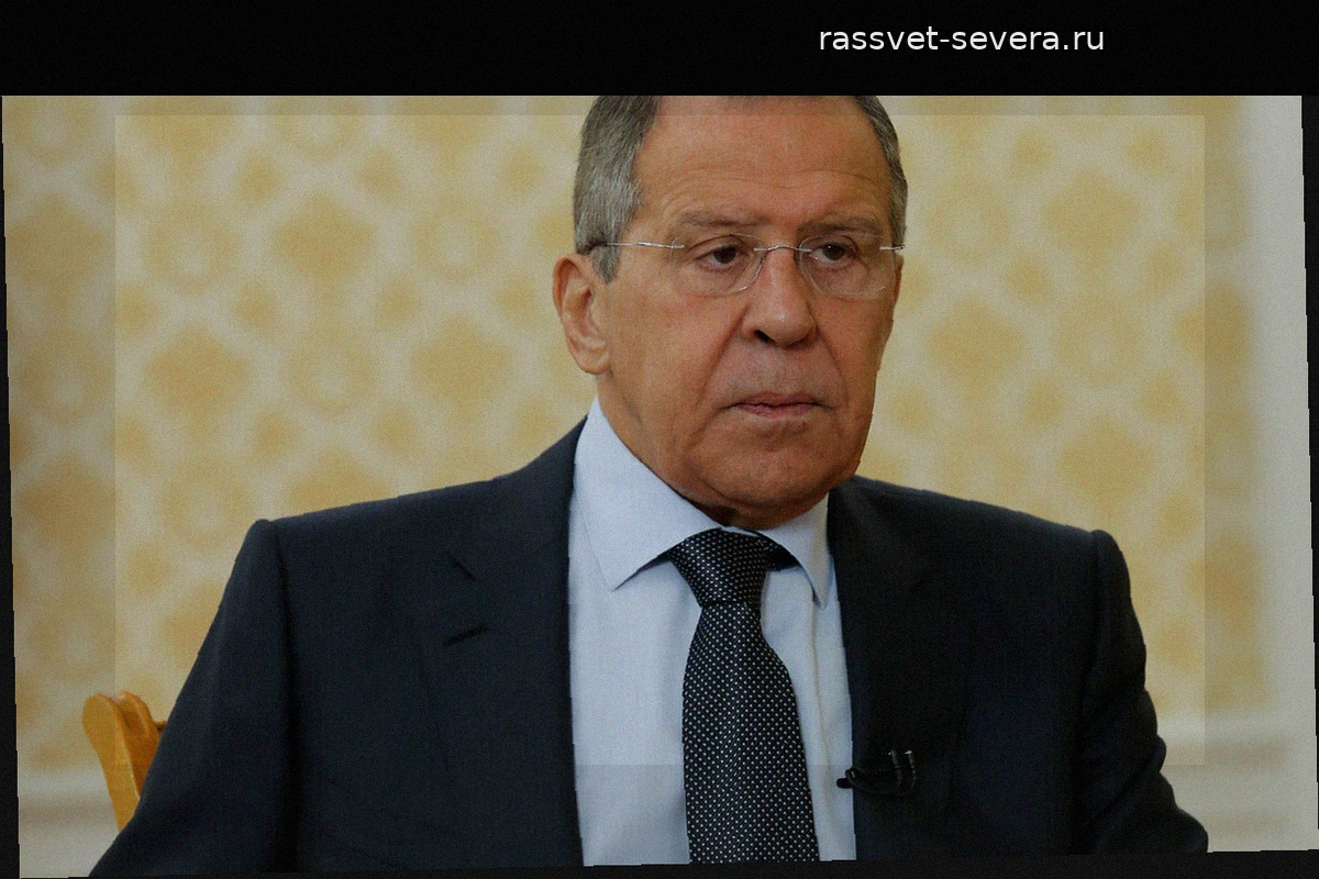 Лавров подчеркнул невозможность внешнего подчинения России и КНР