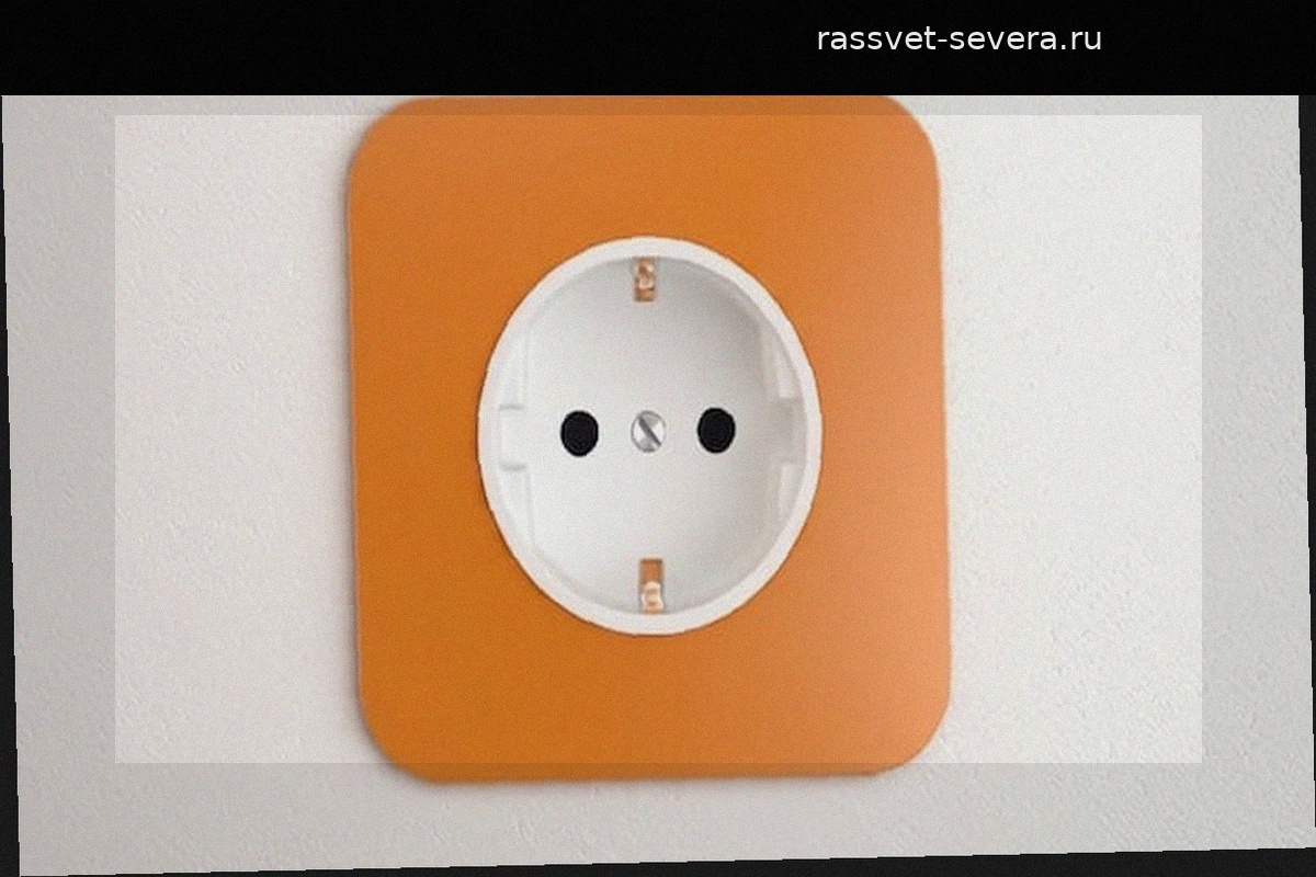 Оранжевая розетка: назначение, отличия от белой и что в нее подключать