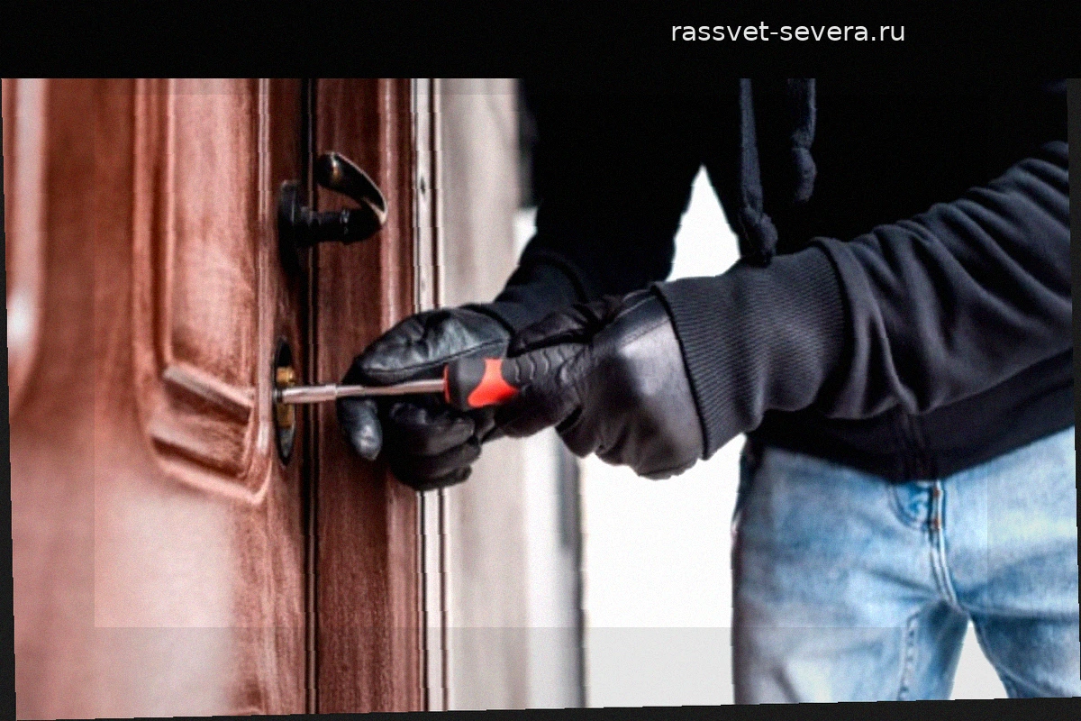 Какую комнату воры проверяют первой при взломе дома?