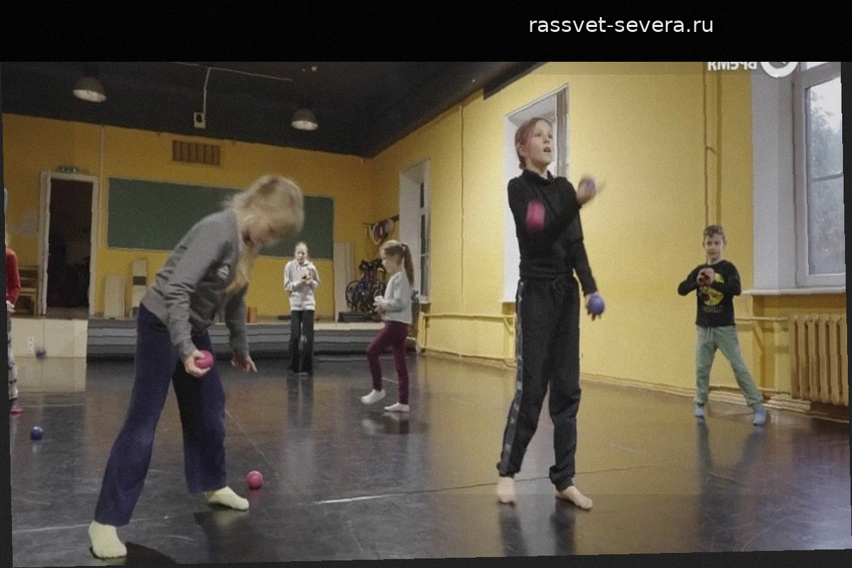 Бесплатные занятия в Рижской цирковой школе для детей-мигрантов и беженцев