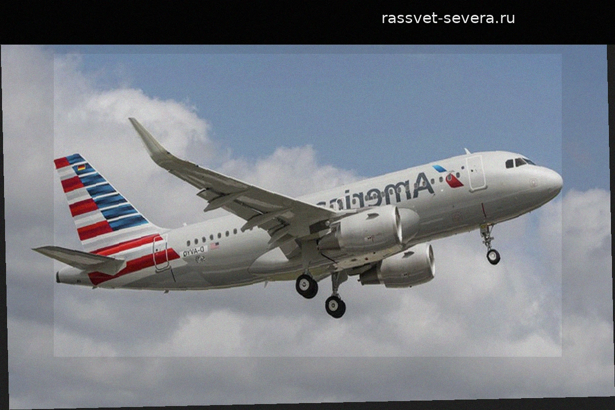 Самолет American Airlines совершил вынужденную посадку из-за поломки туалетов