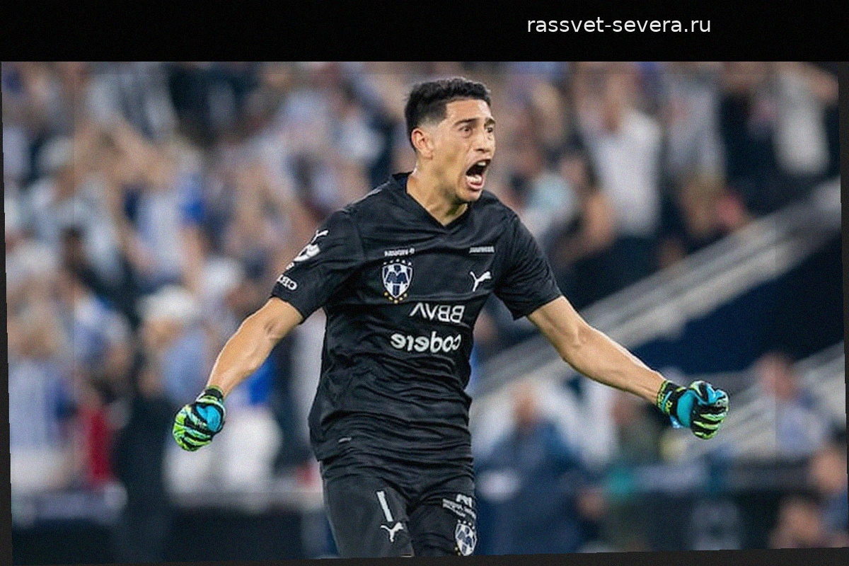 Эстебан Андрада ударил соперника кулаком в лицо во время матча в Испании