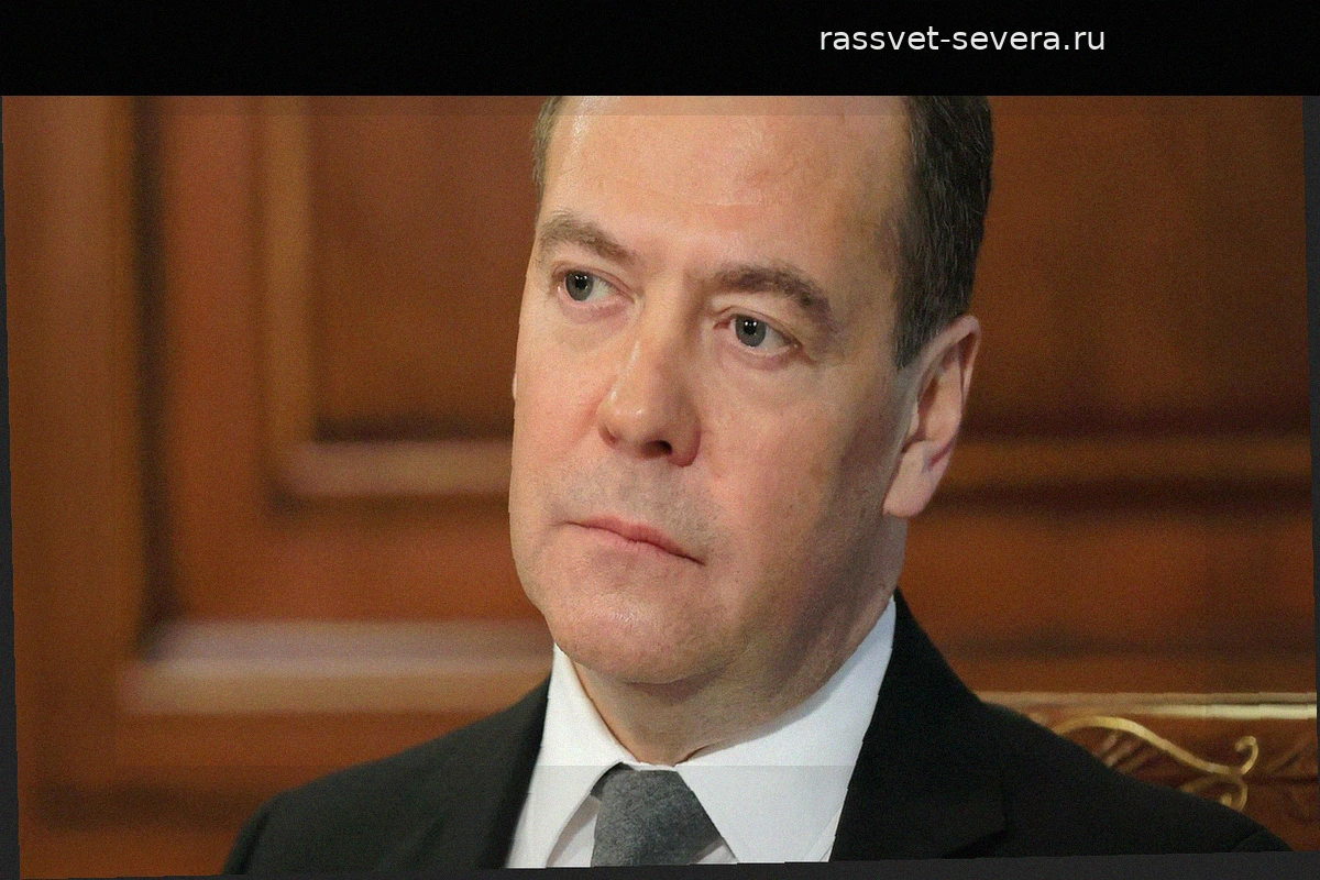 Дмитрий Медведев заявил о необходимости долгосрочного укрепления оборонного потенциала России