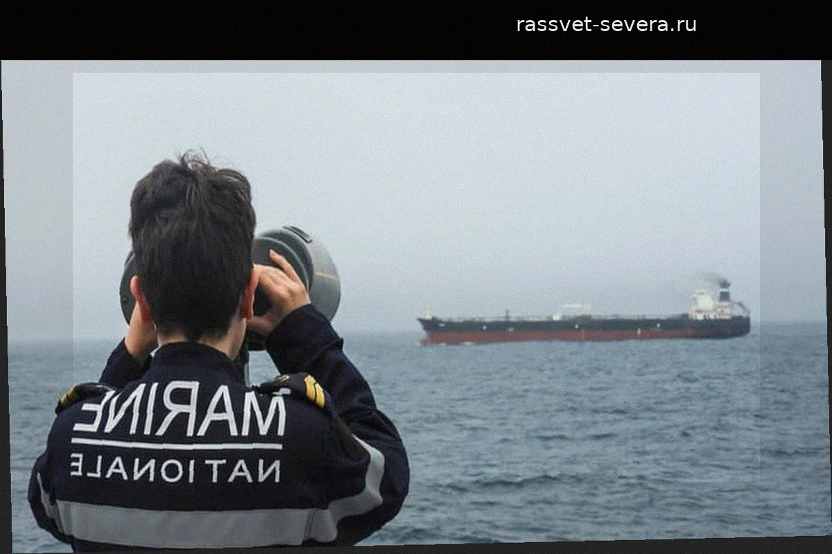 Французские ВМС перехватили российский нефтяной танкер в Атлантическом океане