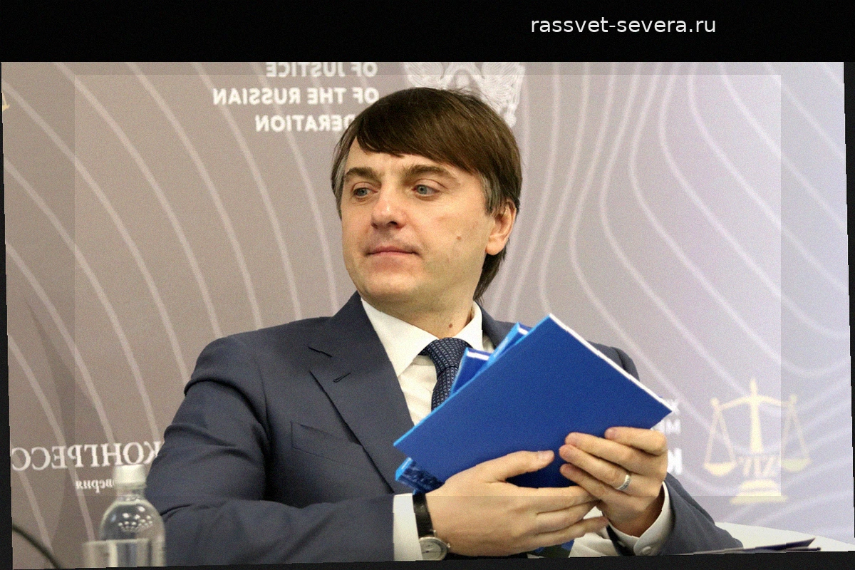 Министр просвещения обосновал введение школьных оценок за поведение