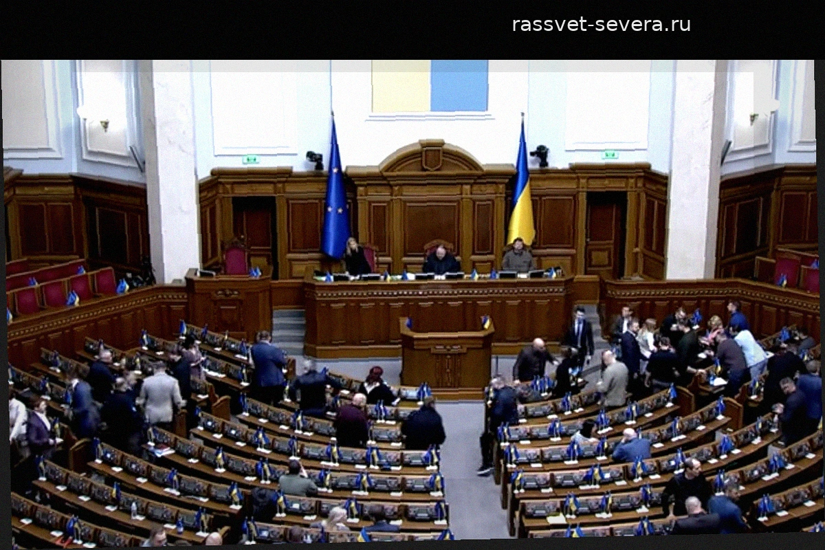 Парламенту Украины рекомендовали эвакуироваться во Львов из соображений безопасности