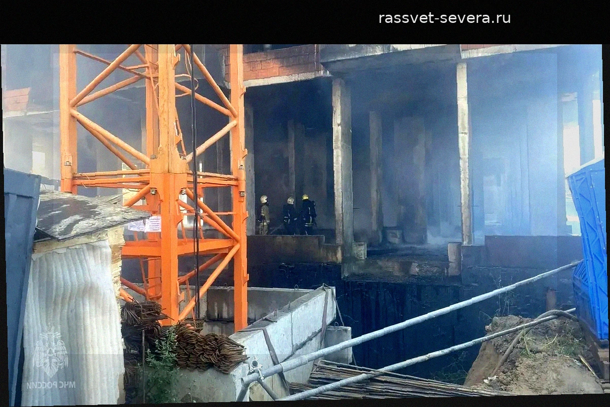 Троих пострадавших при пожаре на омской стройке выписали из медучреждения