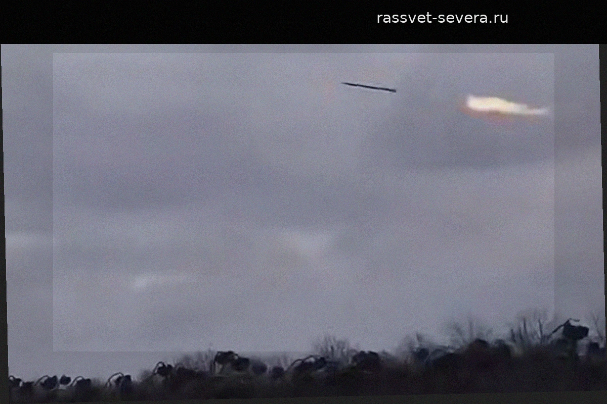 Российская авиация поразила хранилища HIMARS и беспилотников в приграничном селе