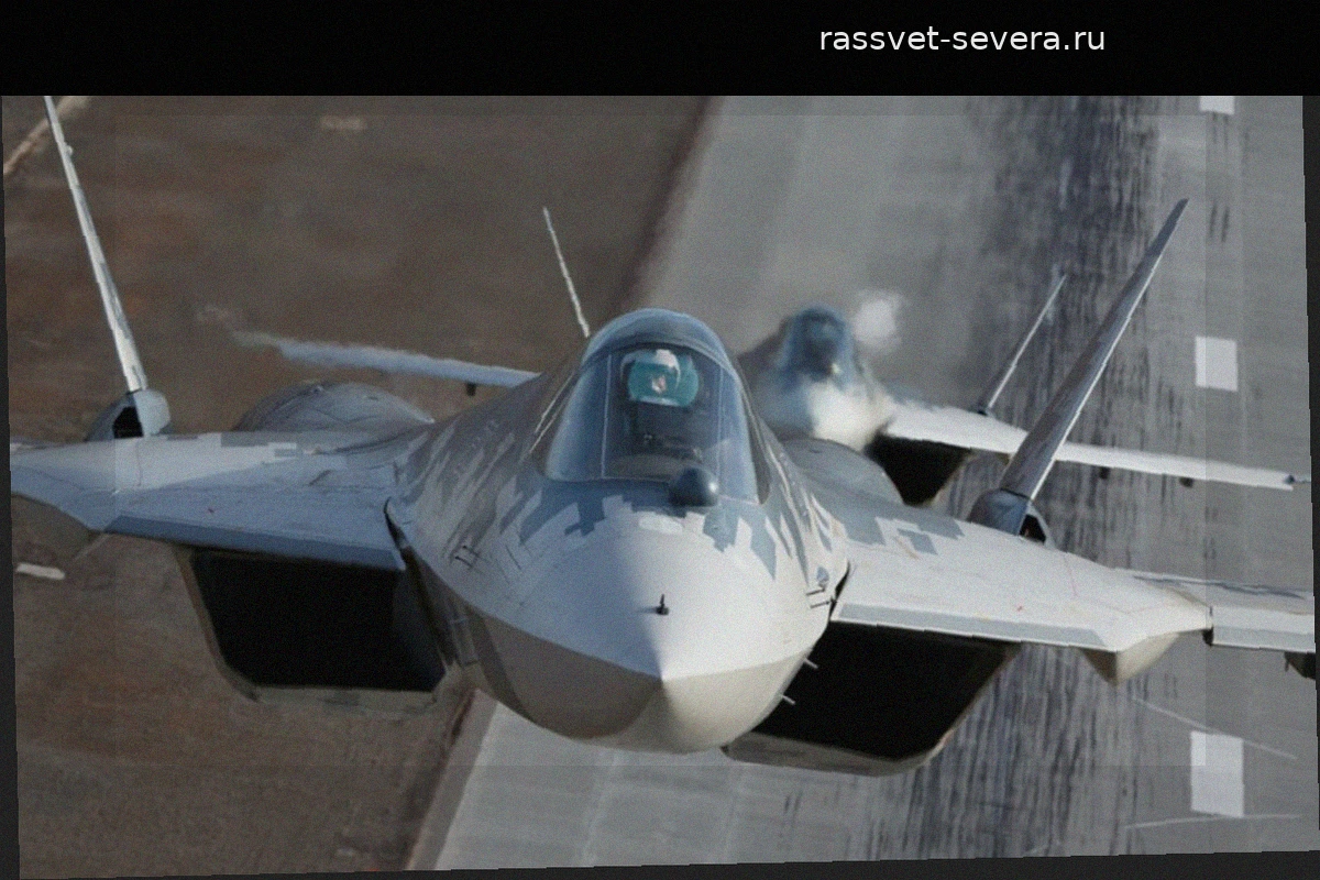 Кадры возвращения истребителя пятого поколения Су-57 после выполнения боевых задач