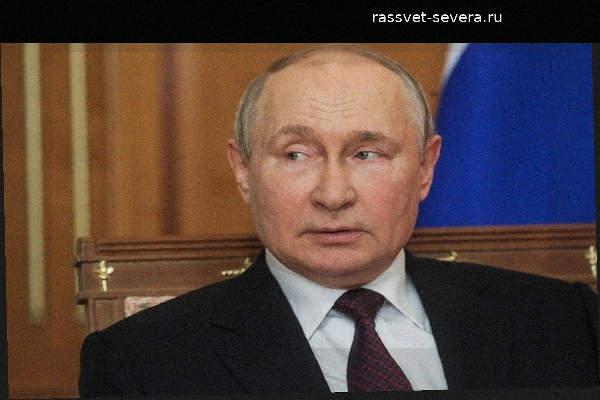 Владимир Путин посетил флагман Тихоокеанского флота крейсер «Варяг»