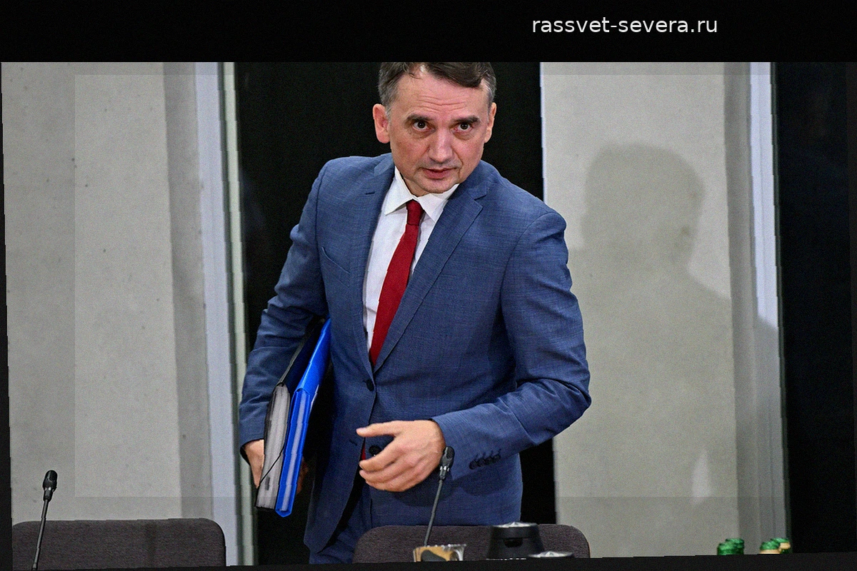 Польский экс-министр покинул Венгрию и перебрался в США после смены политического курса в Будапеште