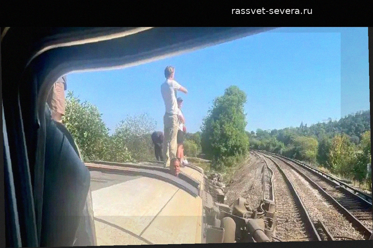 В Великобритании число пострадавших при сходе поезда с рельсов увеличилось до 20