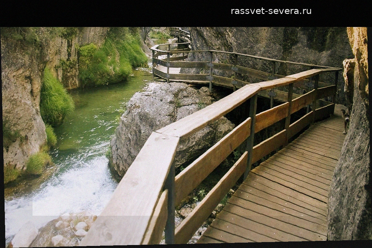 Водопады, лагуны и мостики: идеальная альтернатива Каминито-дель-Рей в Андалусии