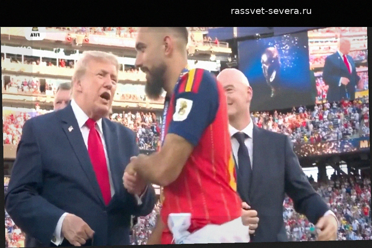 Борха Иглесиас демонстративно отвел взгляд от Дональда Трампа во время награждения