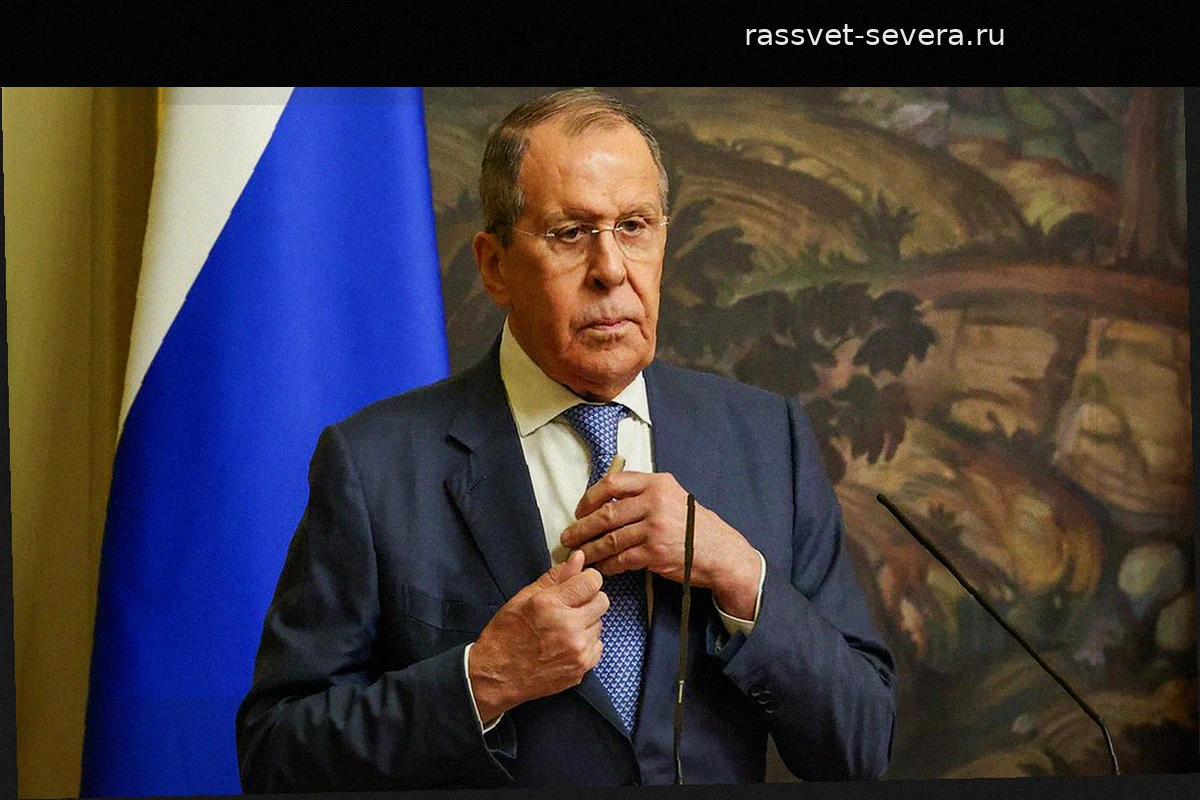 Сергей Лавров раскрыл историю создания стихов для песни Александра Маршала «Эти даты»