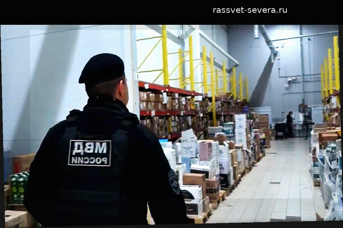 Масштабные проверки миграционного режима прошли в торговых сетях Петербурга и Ленобласти