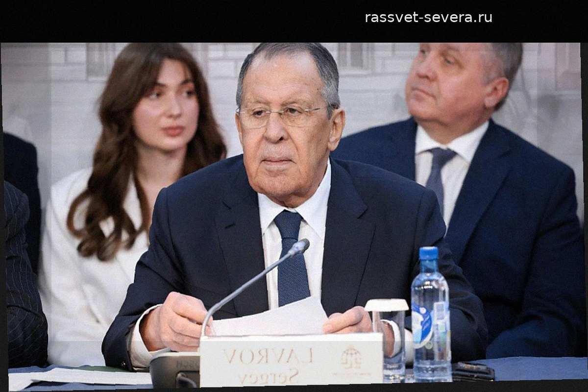 Лавров выругался во время круглого стола в МИДе