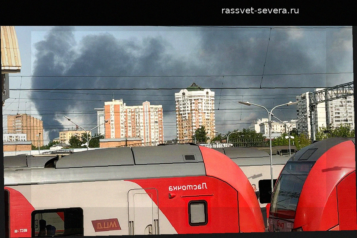 В северном округе Москвы произошло возгорание складского помещения